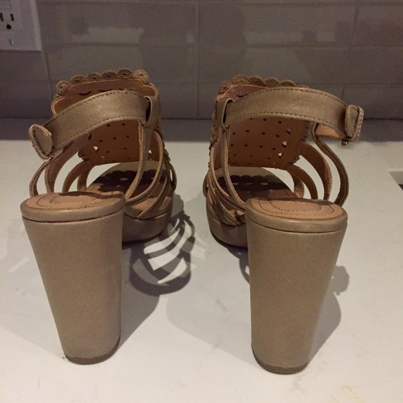 ⭐️SALE SEE BY CHLOE Beige Sandals - Picture 3 of 4